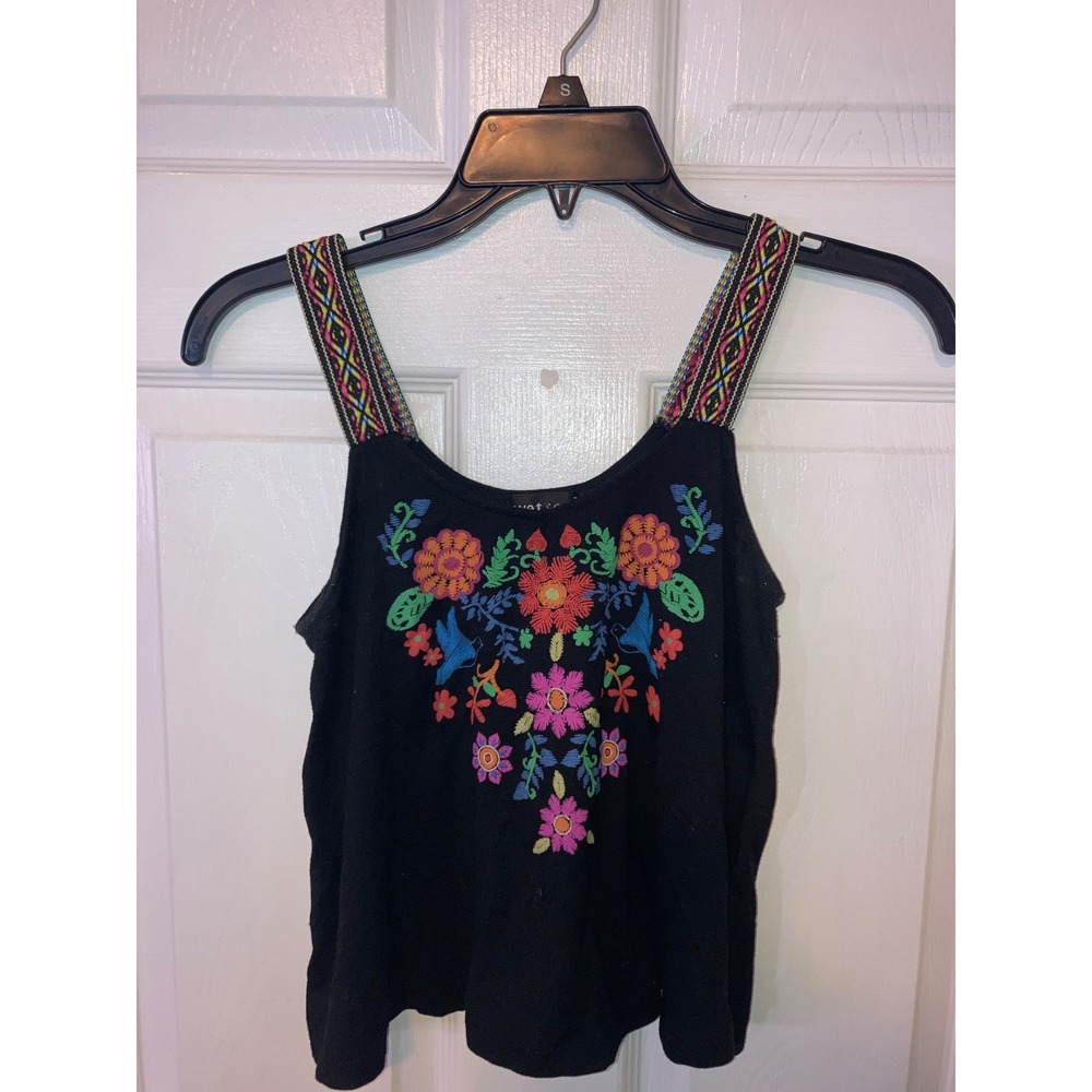 Wet Seal‎ Black Embroidered Floral Tank Top XS